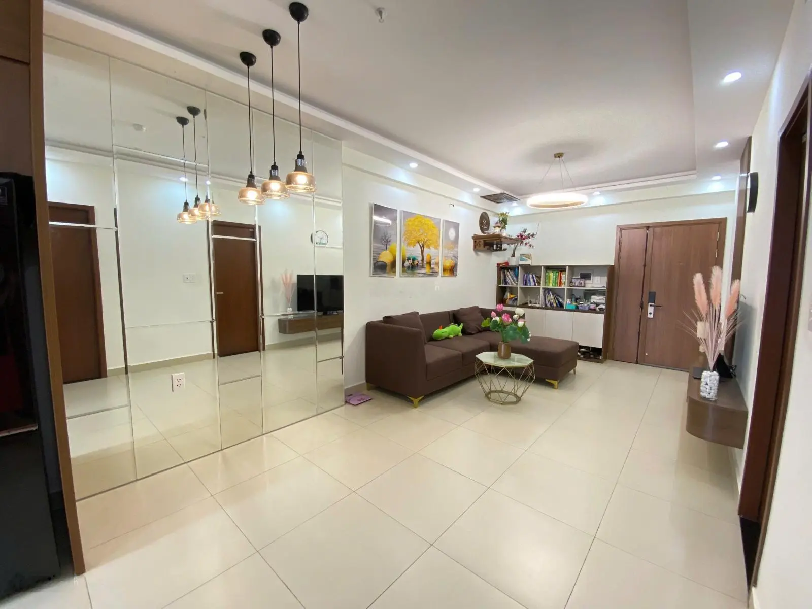 Chính chủ bán căn 2pn 2vs, DT 62m2 full nội thất