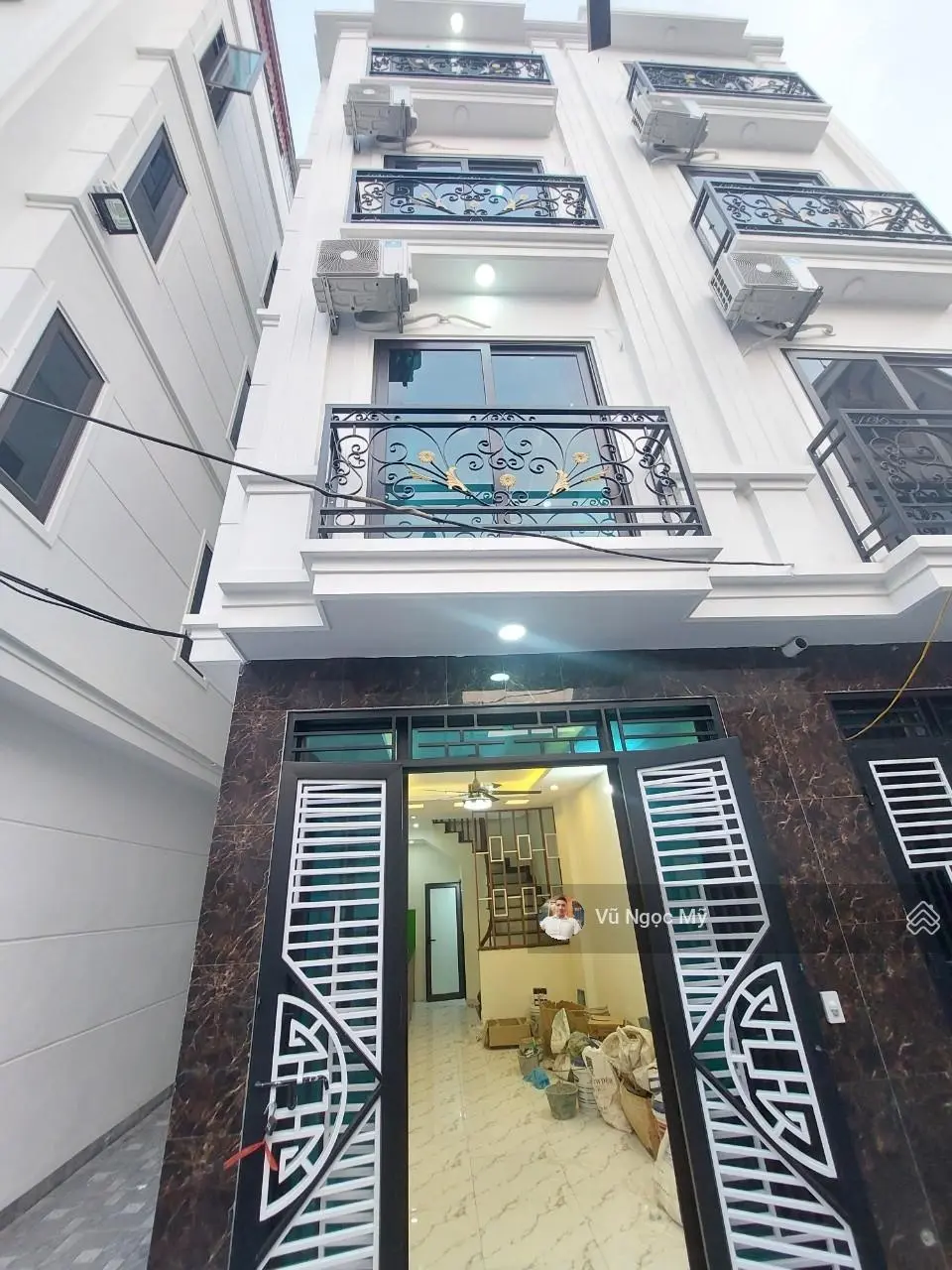 Nhà 5 tầng 32m2, ô tô đỗ ngõ, gần đường Lê Quang Đạo, cuối đường ra Ỷ La Dương Nội, giá 3.8 tỷ.
