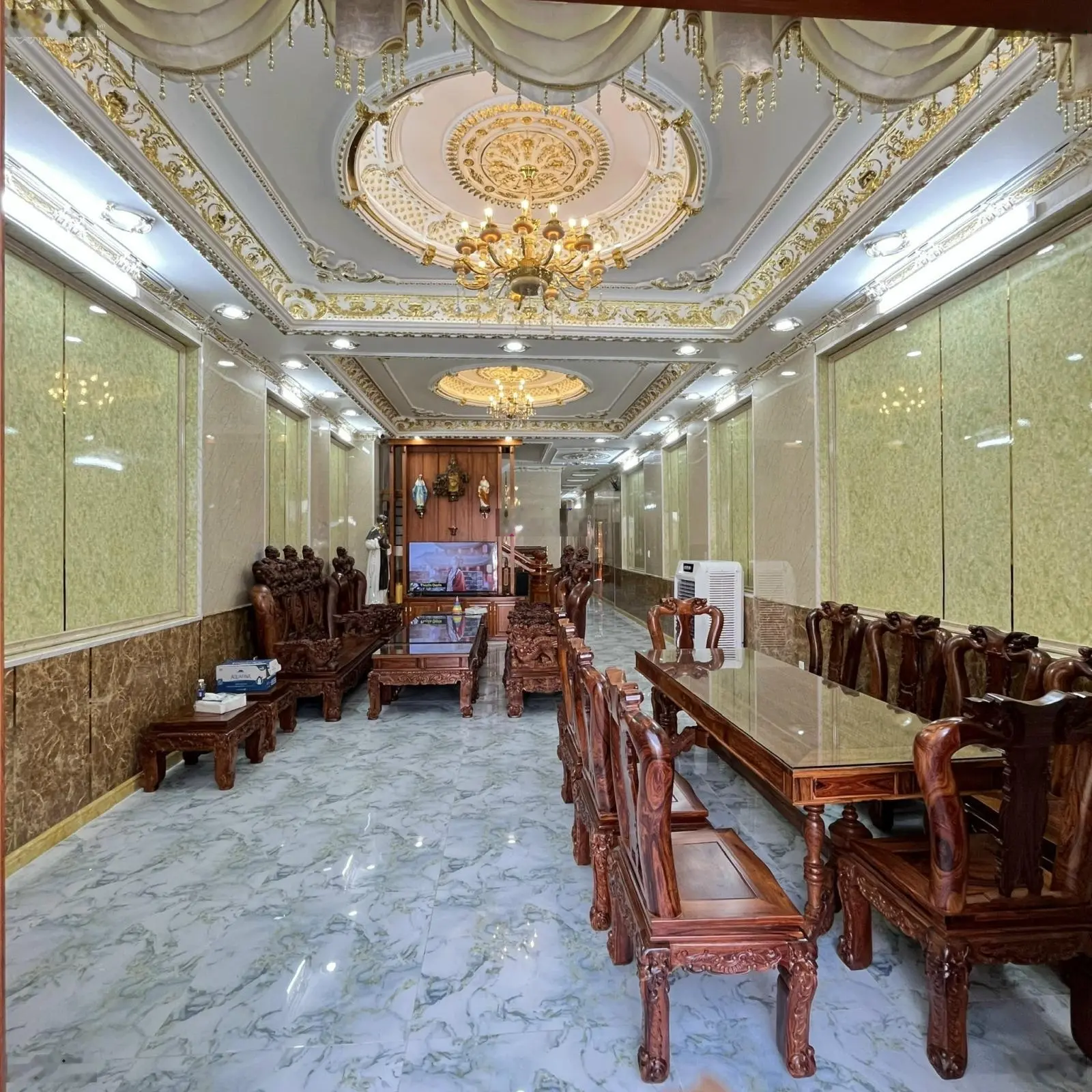 Bán Nhà 3 Lầu Hoàn Công 12pn full Nội Thất Cao Cấp Trung Tâm Tp Thuận An Bình Duong