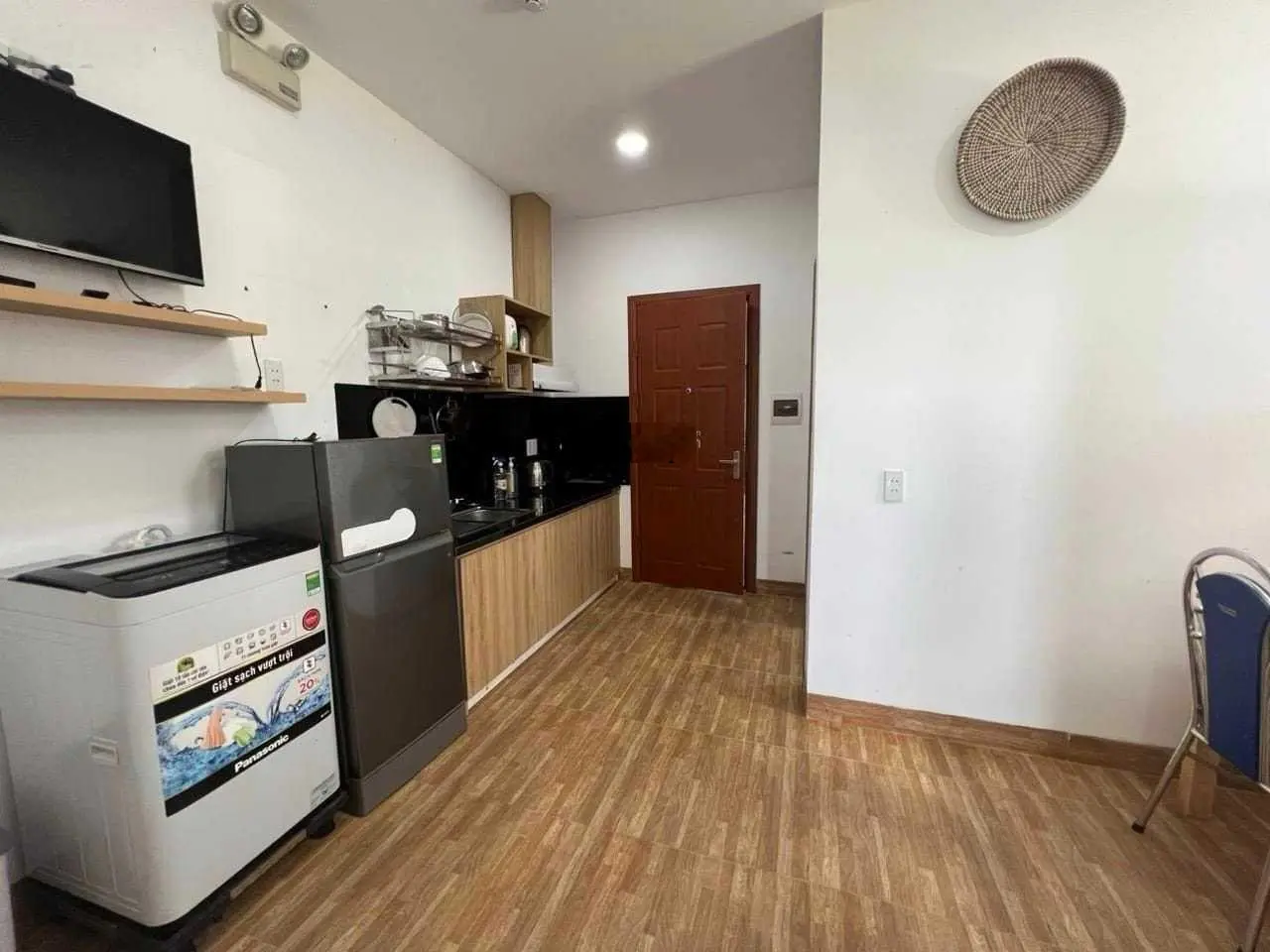 Tòa căn hộ 5 tầng đối diện công viên lớn khu phố Tây An Thượng