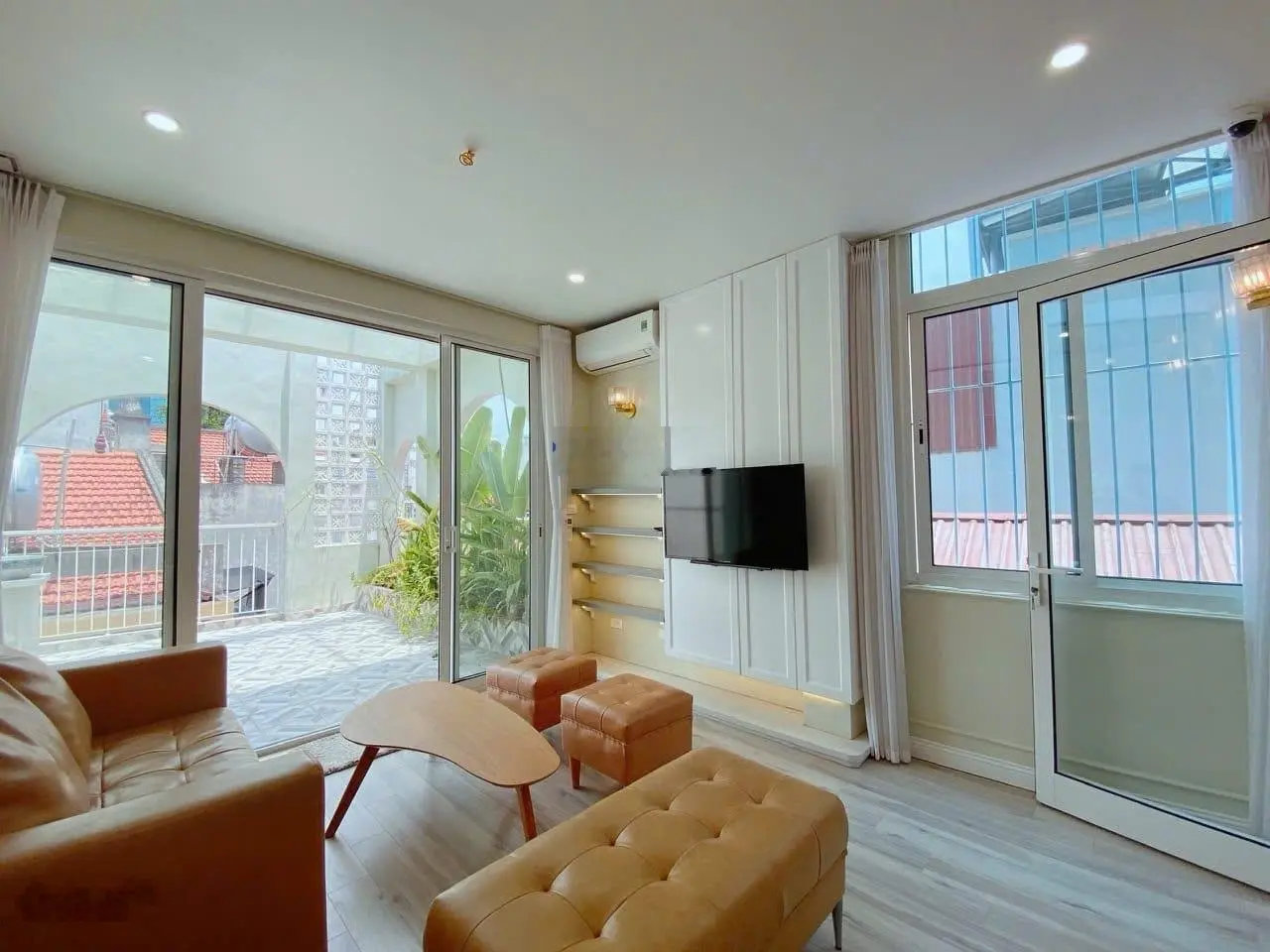 Bán gấp nhà riêng 40m2, 12,8 tỷ tại Hoa Lư, Hai Bà Trưng, Hà Nội đẹp, nhiều tiện ích, Thang máy.