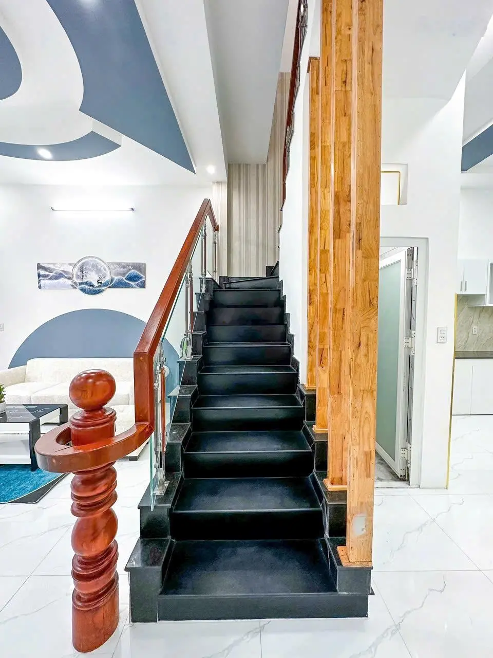 Nhà đẹp HXH Quận Bình Thạnh, sát chợ Phan Văn Trị, nhỉnh 9 tỷ