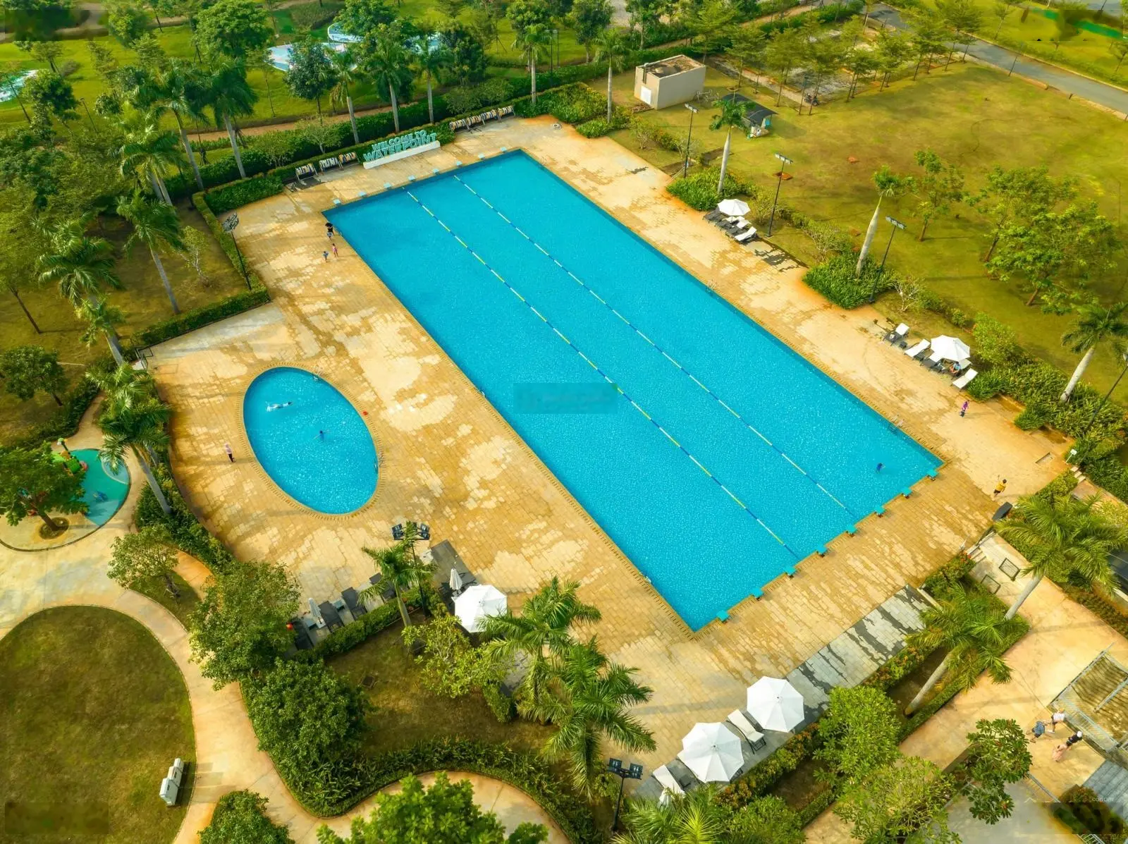 Cần bán nhà phố 1 trệt 2 lầu giá 3.7 tỷ. LH Ms Tâm Nam Long