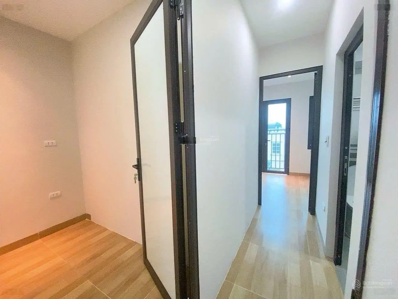 Căn góc 37m2 x 4 tầng ô tô tránh cách trục phú lương 10m. nhà đẹp, hàng hot. giá nhỉnh 5 tỷ x.