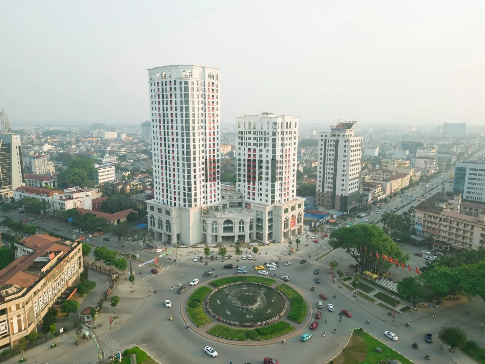 Cần bán căn góc full nội thất 93m2 ở ngay hoặc cho thuê đều được tại Tháp Đôi Prime