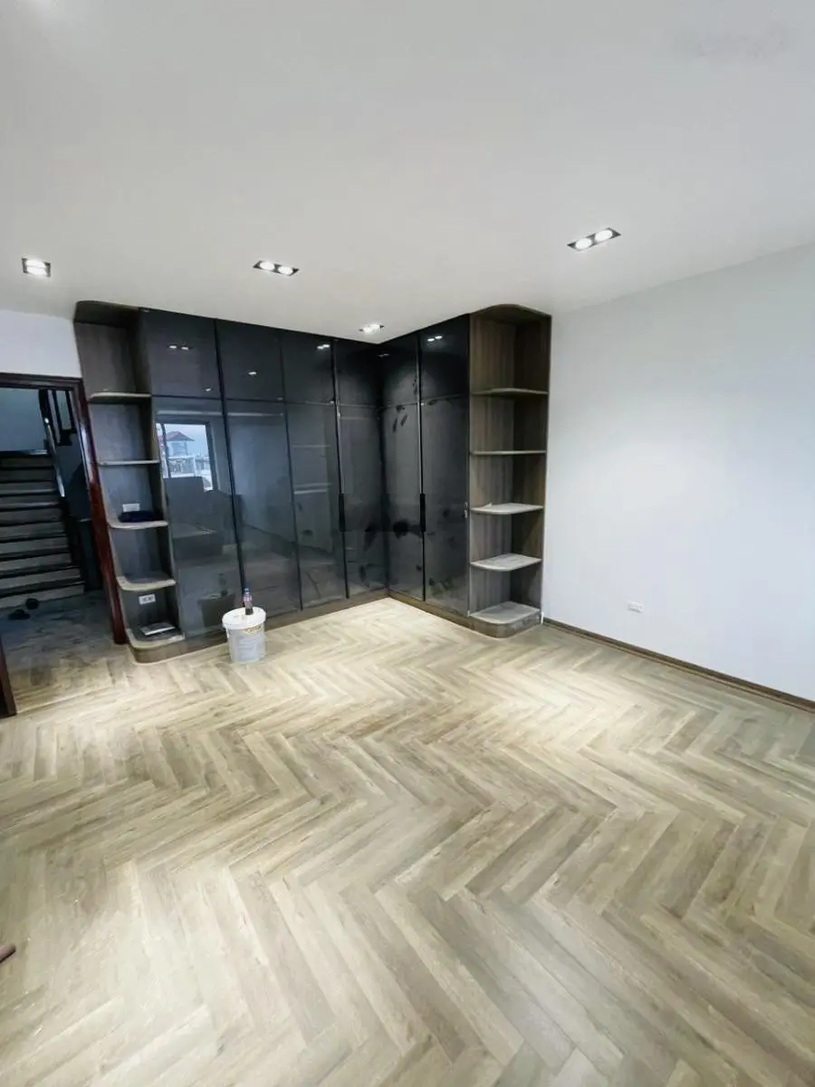 Siêu đẹp! Phân lô, ngõ thông ô tô tránh, KD Nguyên Hồng, gara, vỉa hè 2 bên, thang máy. 63m2*8T