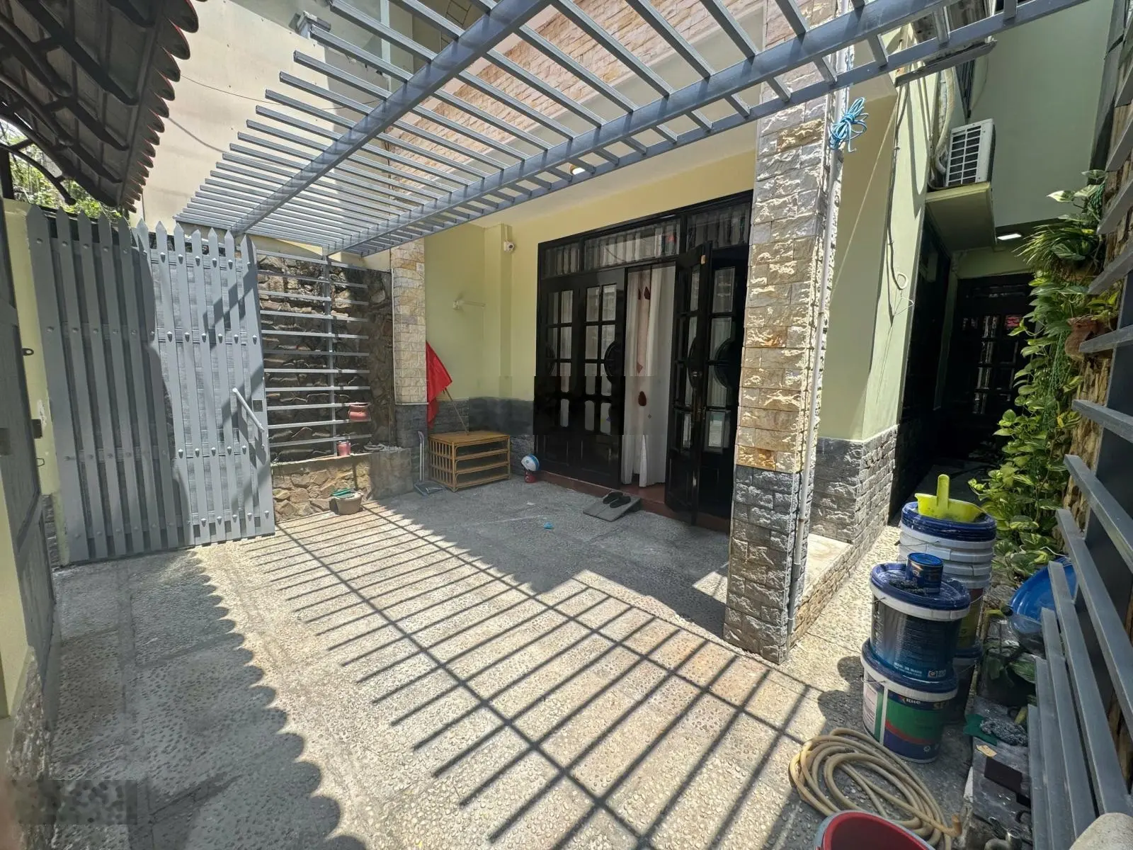 Cực hiếm khu đại học luật hcm, 5,6x16, 90m2, 3pn, đường 8m. giá chỉ 9tỷ ( tl), shr hoàn công chuẩn.