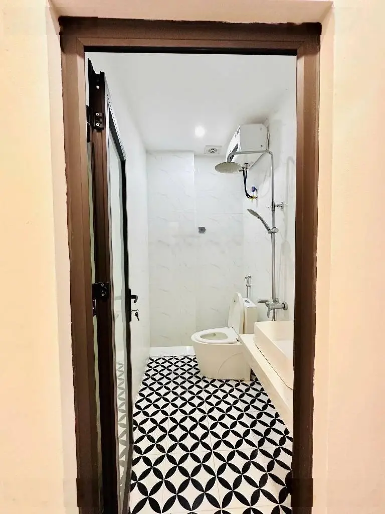 Siêu phẩm - Phố Trạm - nhà mới đẹp - 3 phòng ngủ - sổ sẵn - gần ô tô
