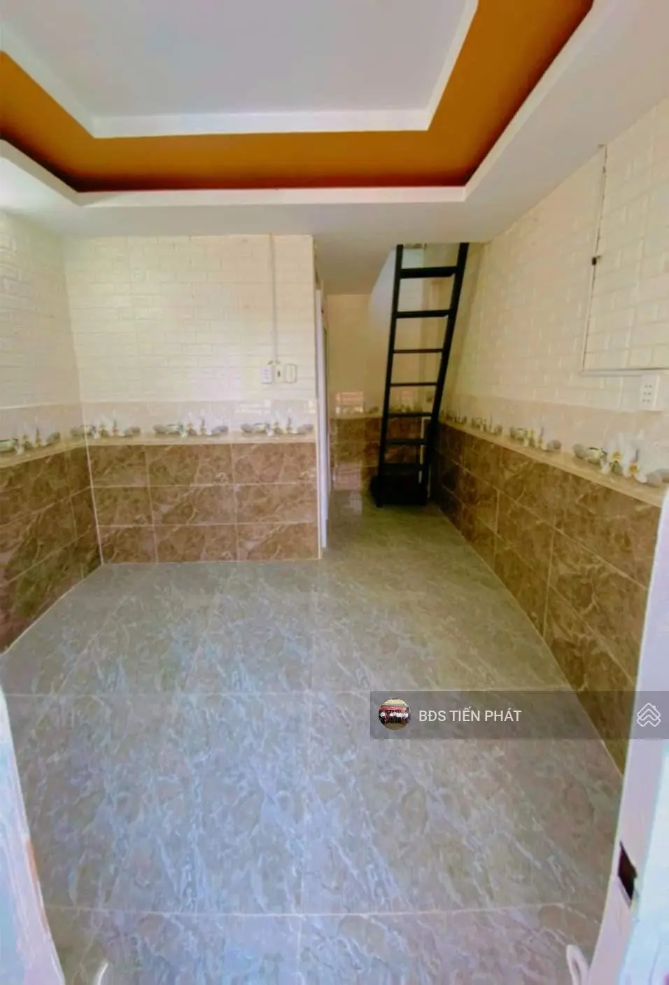 Nhà bán hẻm 79/ đường Liên Khu 8 - 9, DT: 3mx4m (xây đủ). Đúc 2 Lầu 2 PN, 2 WC giá: 2,05 tỷ TL