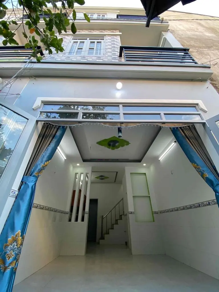 Bán nhà 3 tầng Xuân thới Đông gần chợ Chữ S