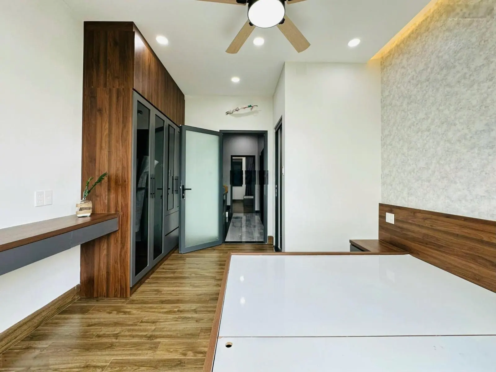 Giá 5 tỷ 600. cuối năm ngộp tiền bán nhà nguyễn văn nguyễn, q1. hxh. tiện ích xung quanh
