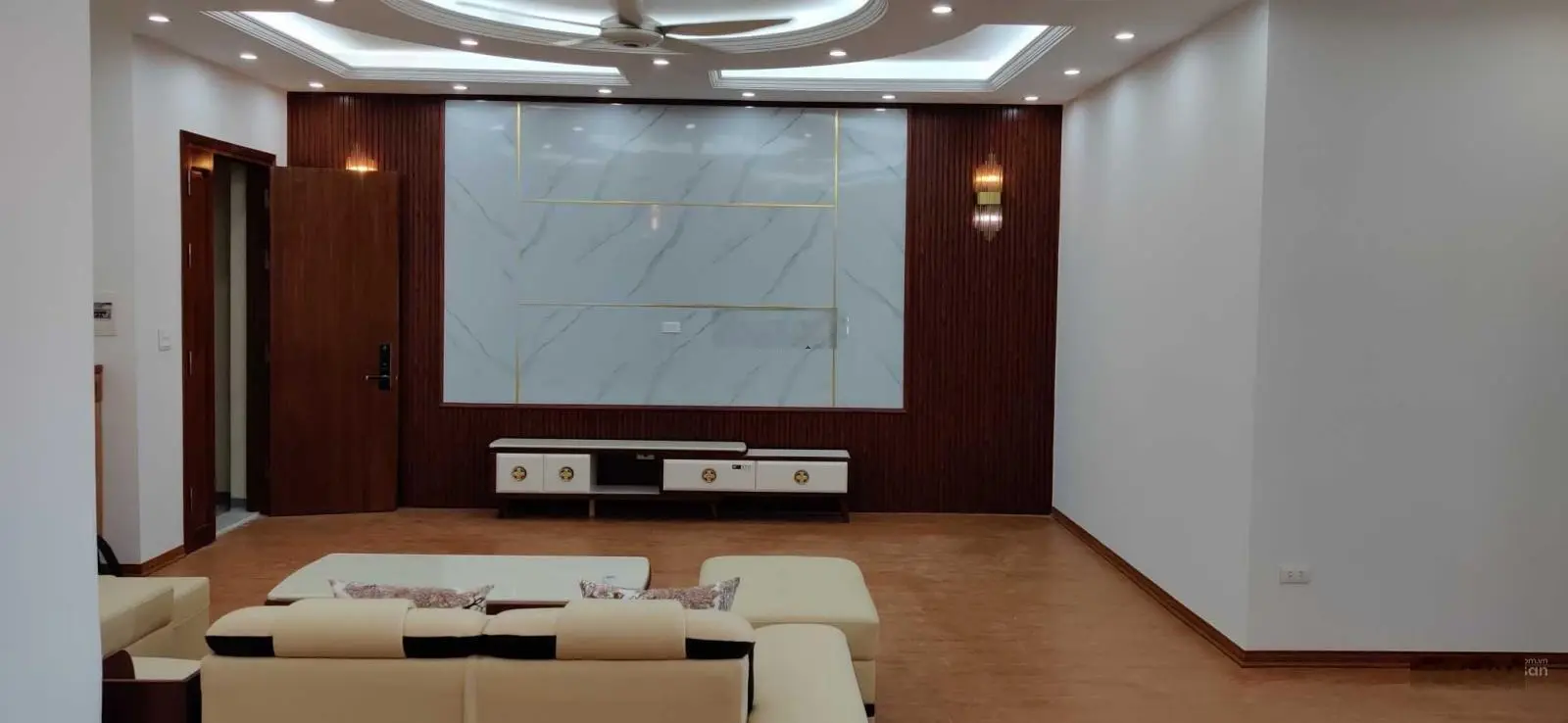 Bán căn hộ chung cư 117 m2, 3 PN M3 M4 Nguyễn Chí Thanh ;0904 760 ***