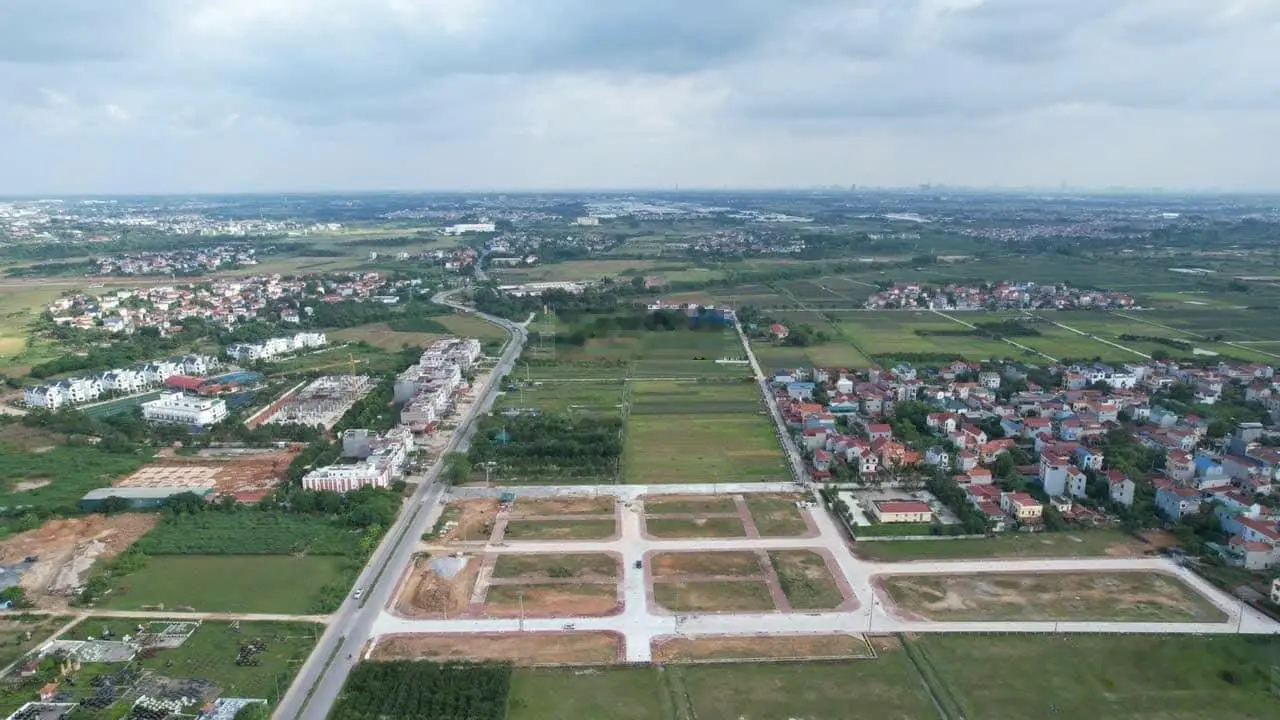 Nhỉnh 3 tỷ có ngay lô đất đấu giá gần Vành Đai 4. Đường + vỉa hè khoảng 12m