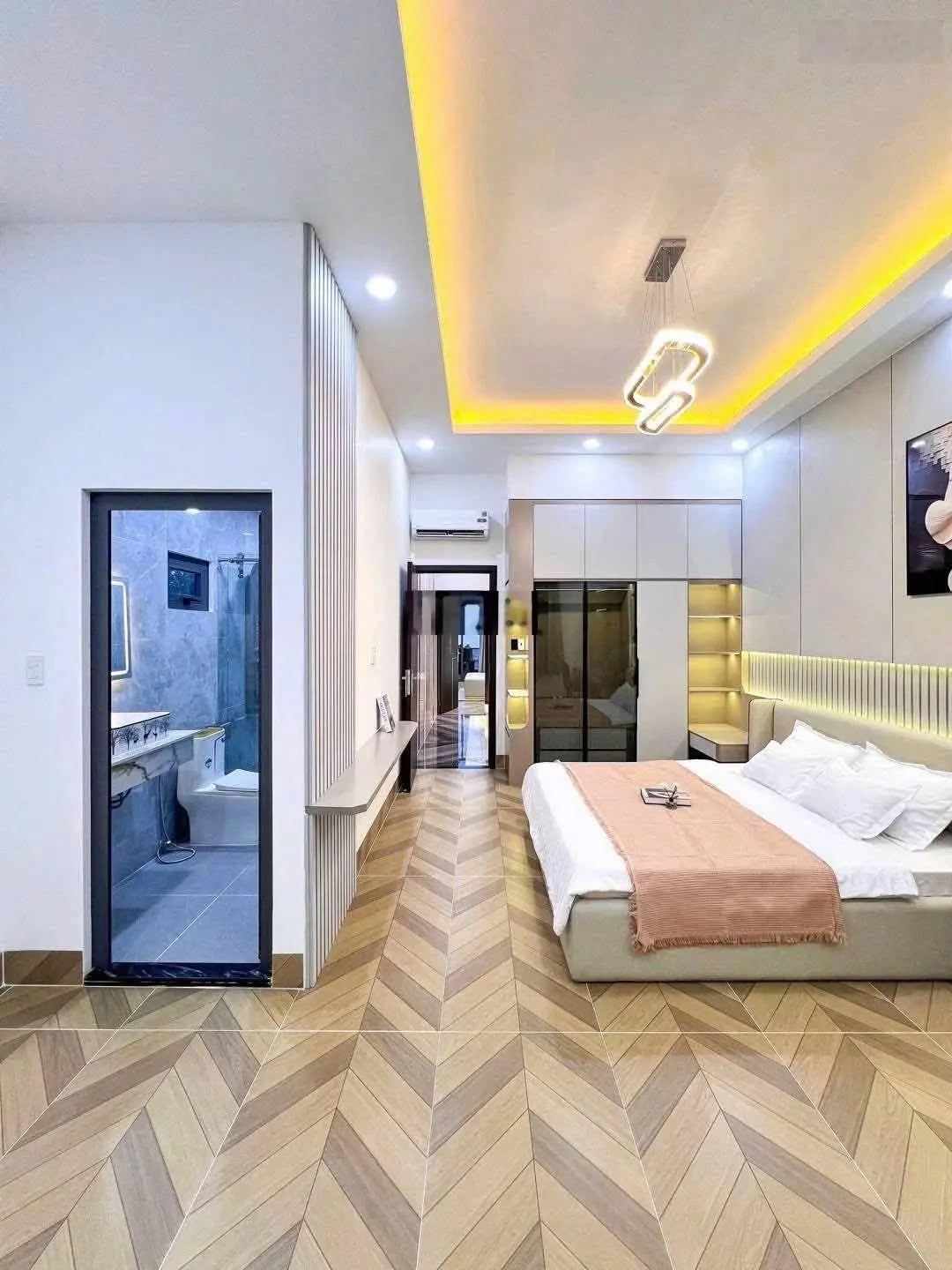 Nhà đẹp giá rẻ,hẻm xe hơi tọa lạc ngay đường Khổng Tử,Hiệp Phú,quận 9.Giá chỉ 4 tỷ 290 tr quá rẻ.