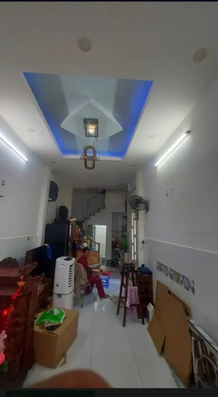 Cần bán nhà hẻm 1/ gần mặt tiền Lý Thái Tổ, P9, Q10. Nhà mới đúc 5 tầng. Giá 4.95 tỷ