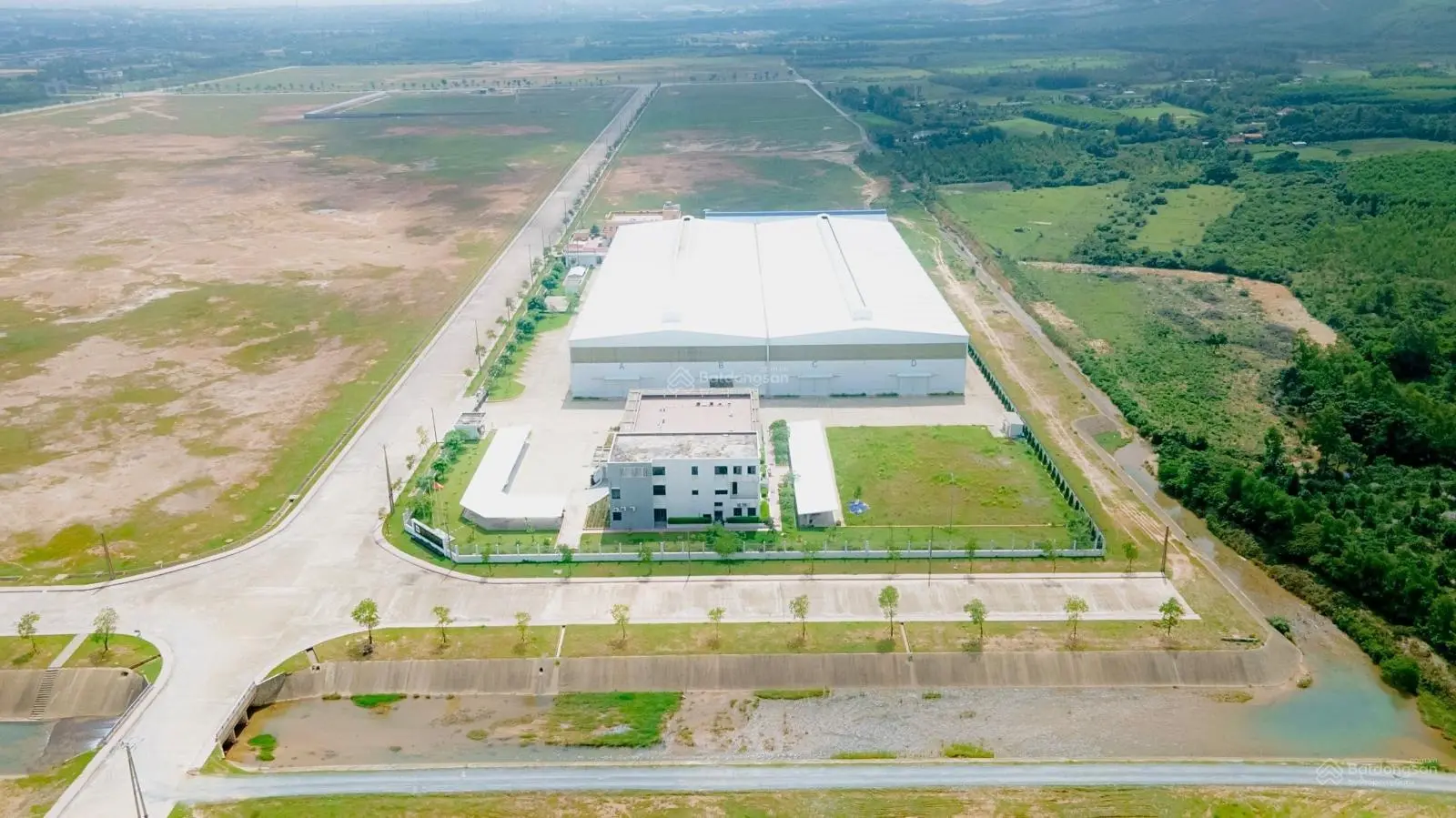 Chuyển nhượng lô đất 4,6ha làm hoá chất - dệt nhuộm trong KCN Hà Tĩnh. LH: 0927 878 ***