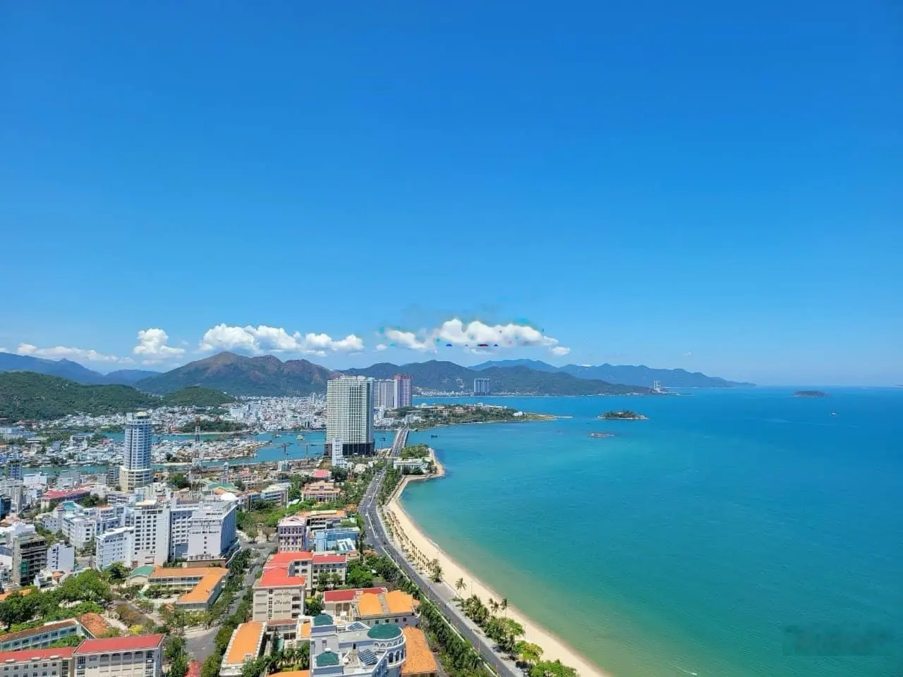Bán Nhanh Căn Hộ Gold Coast / View Biển Trực Diện Cầu Trần Phú