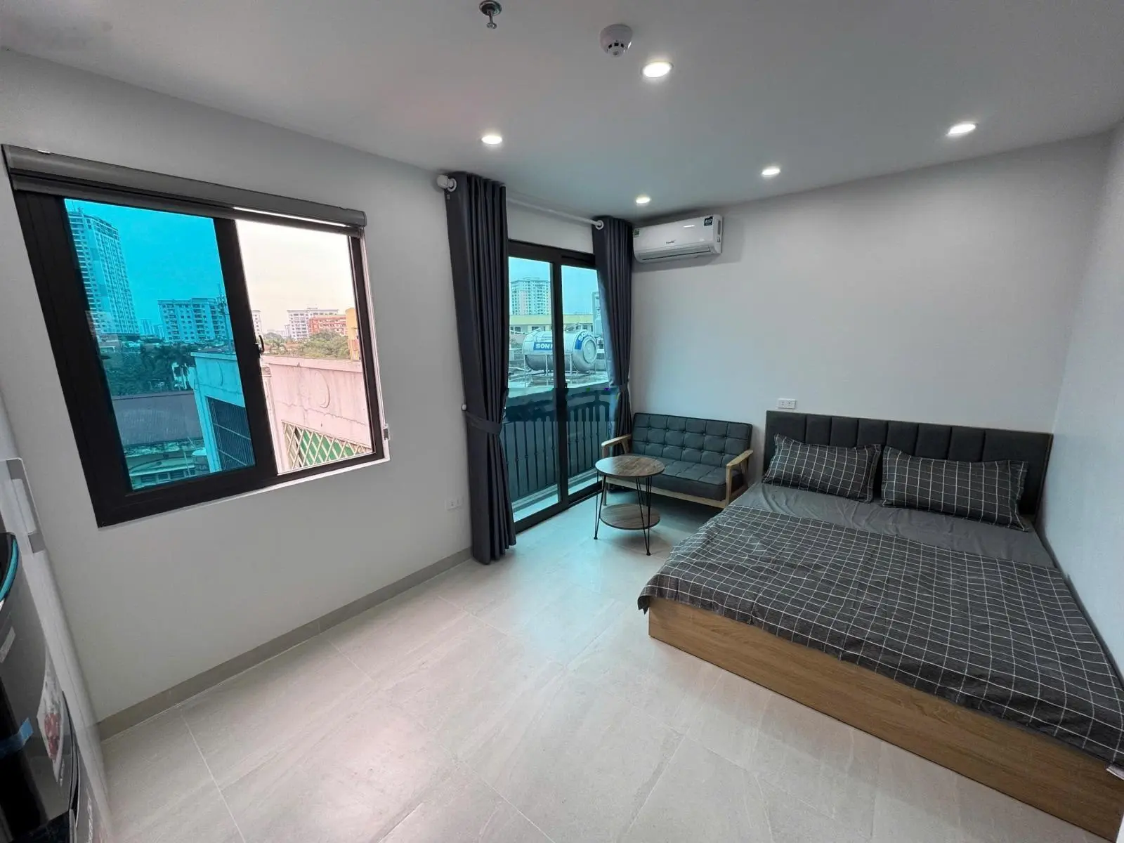 Bán nhà riêng CCMN đầy đù nội thất, PCCC tại Yên Duyên, 18,3 tỷ, 70m2, 6 tầng, 20PN, 21WC, Hot!