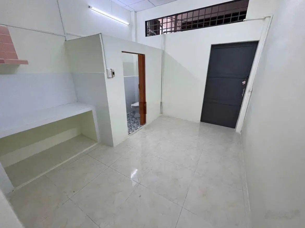 Bán Nhà 2 Mặt Tiền Hẻm Xe Hơi, Có Sổ Riêng, Giá Sập Nóc 1TỶ800triệu