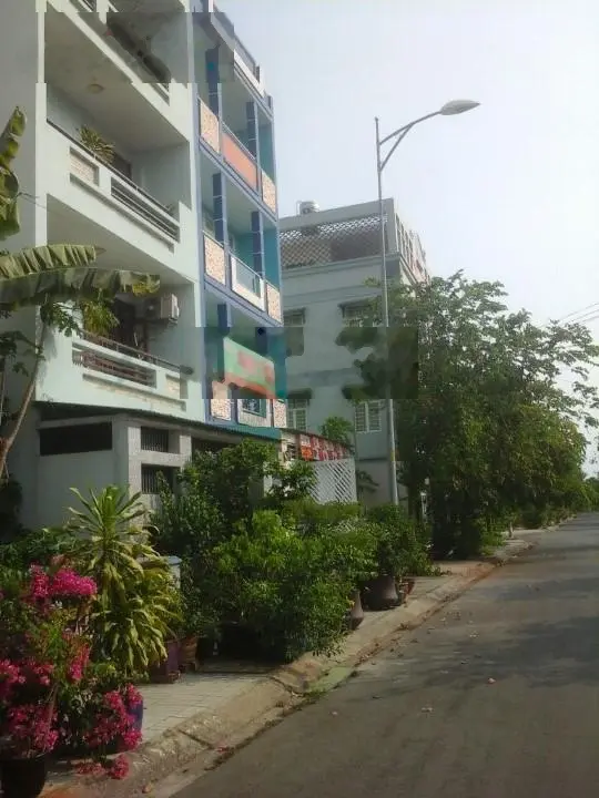 Bán liền kề 1 trệt 3 lầu giá hời ngay Đường Nguyễn Khoa Đăng, Quận 2, giá 36 tỷ VND