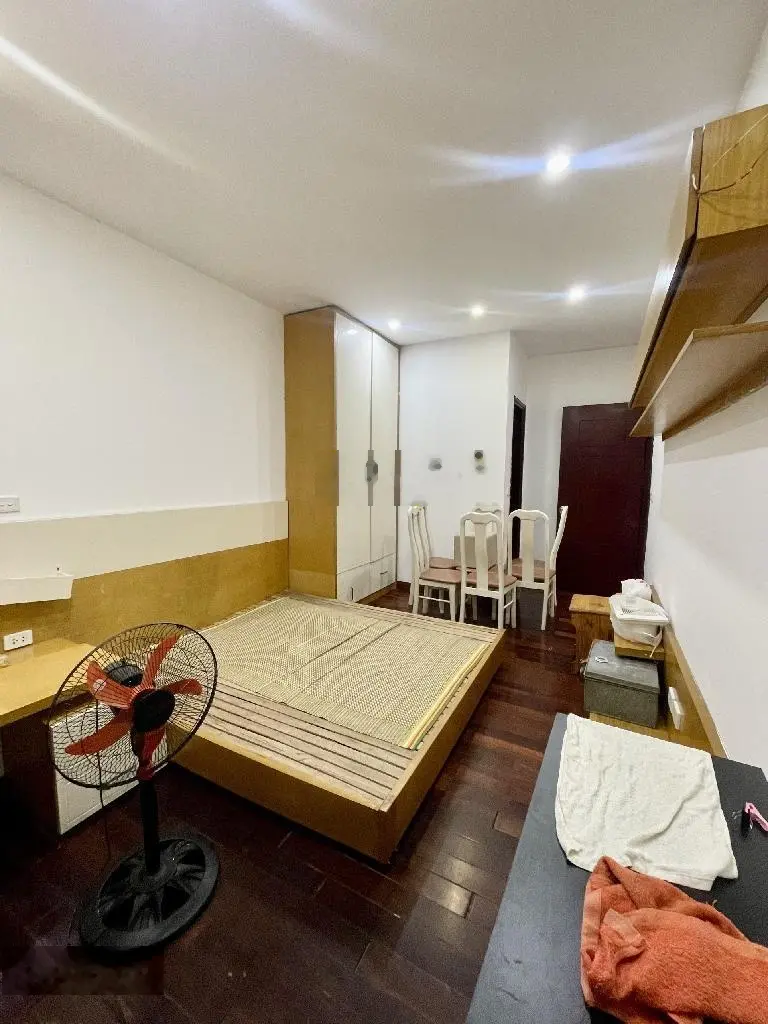 Bán gấp căn hộ 3 ngủ chung cư 125D minh khai.tầng trung,hướng mát,nhà đẹp+ 2 logia,giá thương lượng