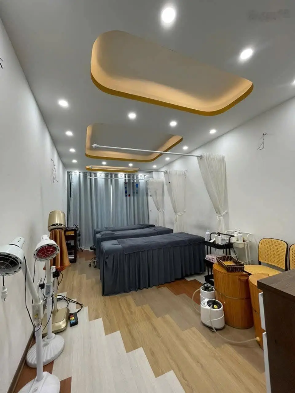 Siêu phẩm - huỳnh thúc kháng - phân lô - vỉa hè - 3 làn ô tô tránh - kinh doanh đỉnh - chỉ 18 tỷ.