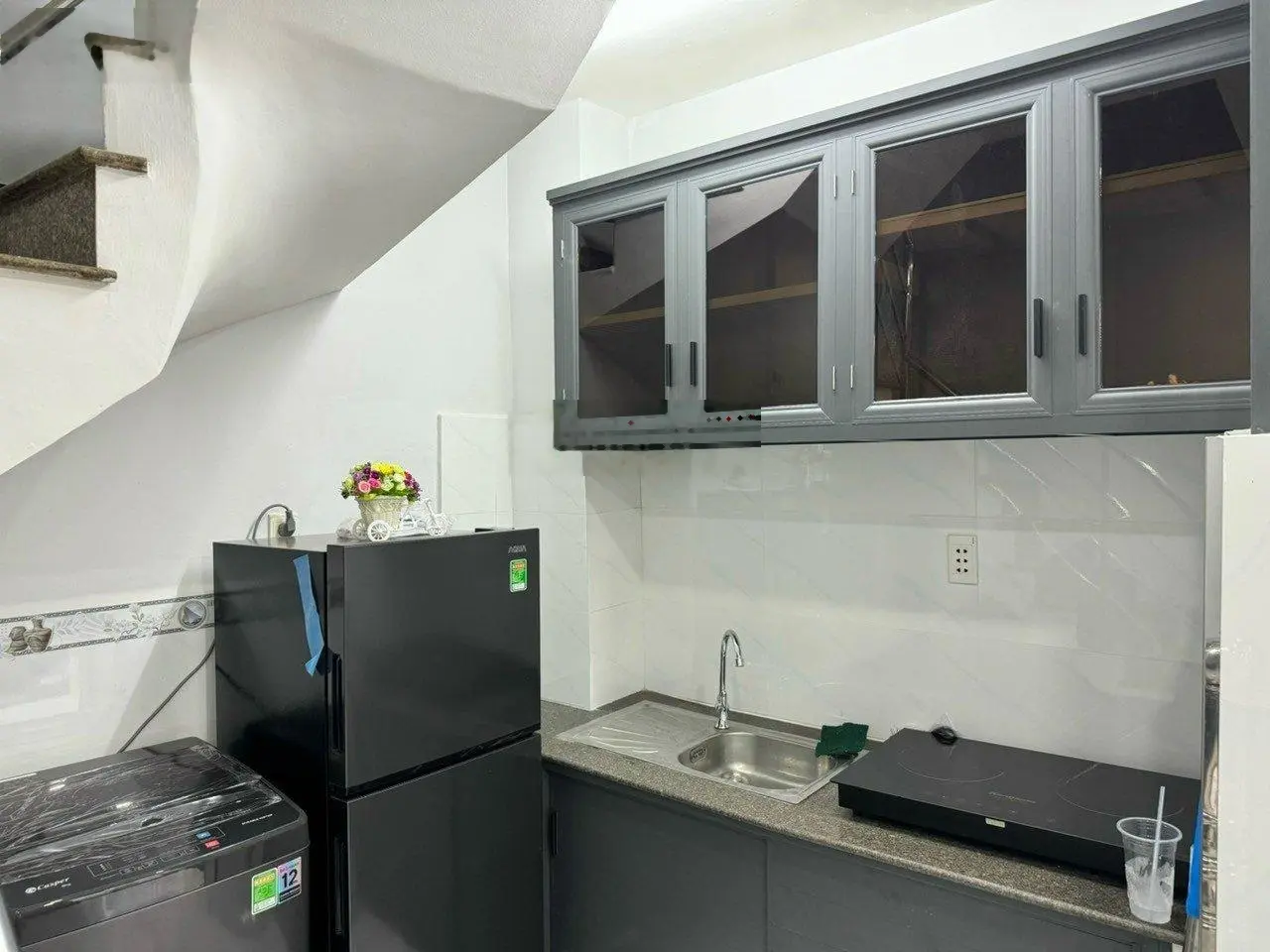Bán nhà nhỏ Vũ Tùng P2 BT hẻm 3m5, đầy đủ nội thất, 3 tầng, DT ~15m2, 2 PN, Giá 3 tỷ 1