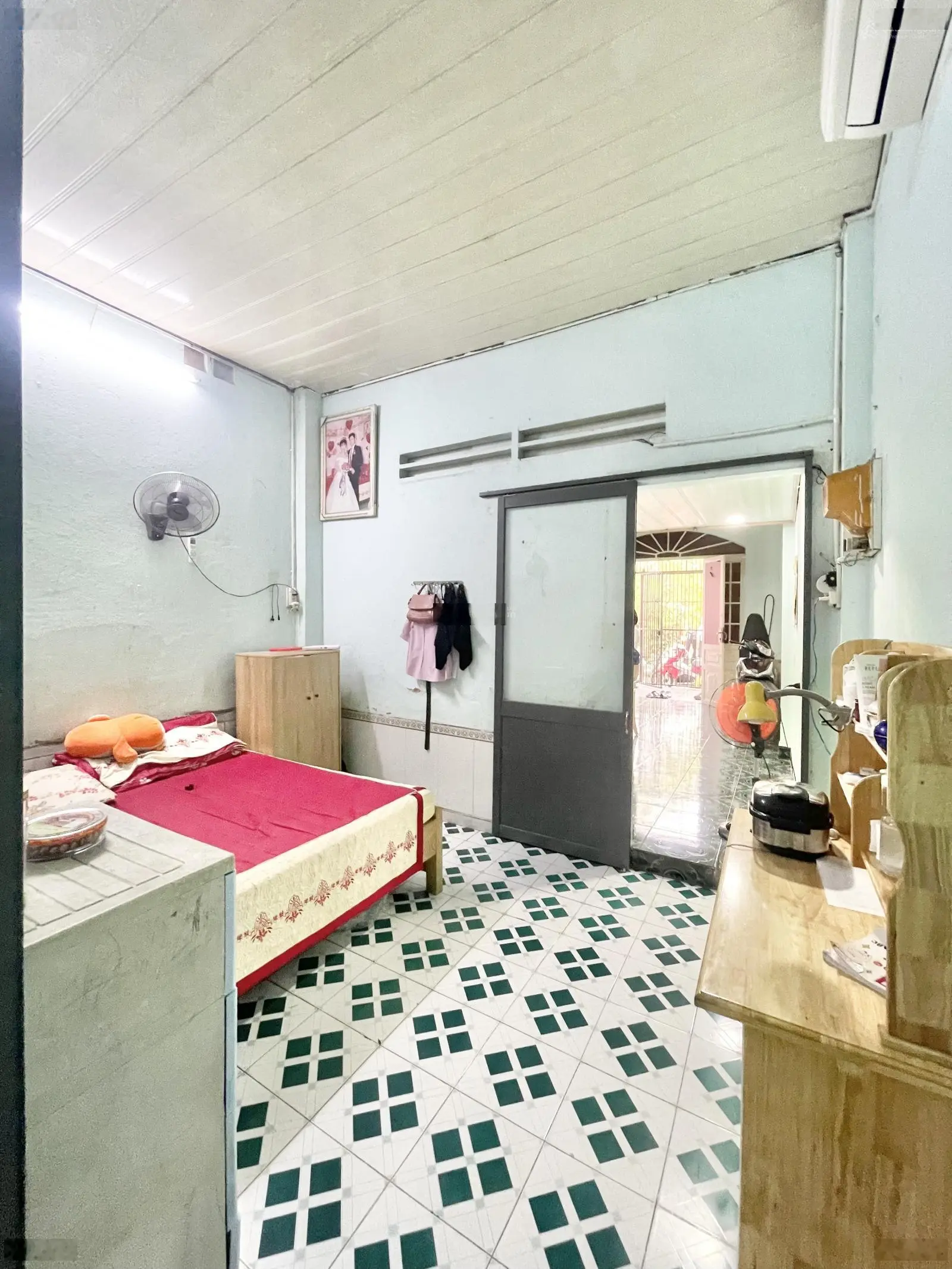 Cần bán nhà sổ riêng 2,2 tỷ gần chợ xóm vắng gần đường nguyễn trãi phường dĩ an