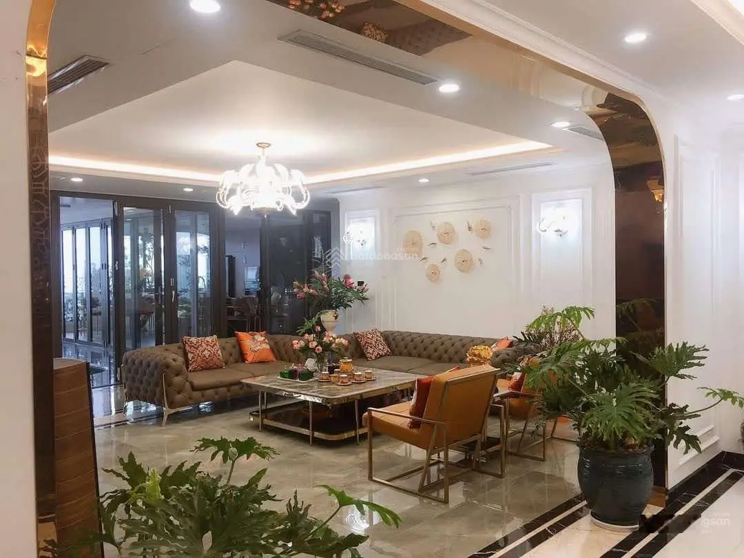 Bán penhouse minh khai, 560m2, 4/5 ngủ, hướng đông nam, bể bơi, view thành phố, siêu đẹp!