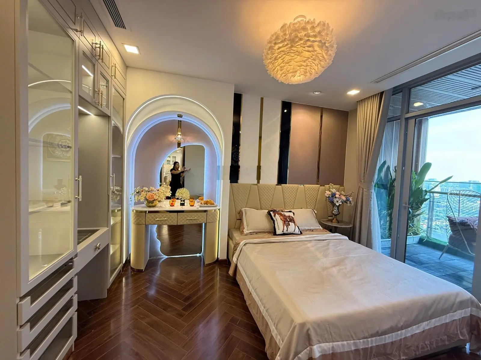 Bán gấp siêu phẩm 3PN Vinhomes Central Park, view sông, full nội thất luxury sang chảnh