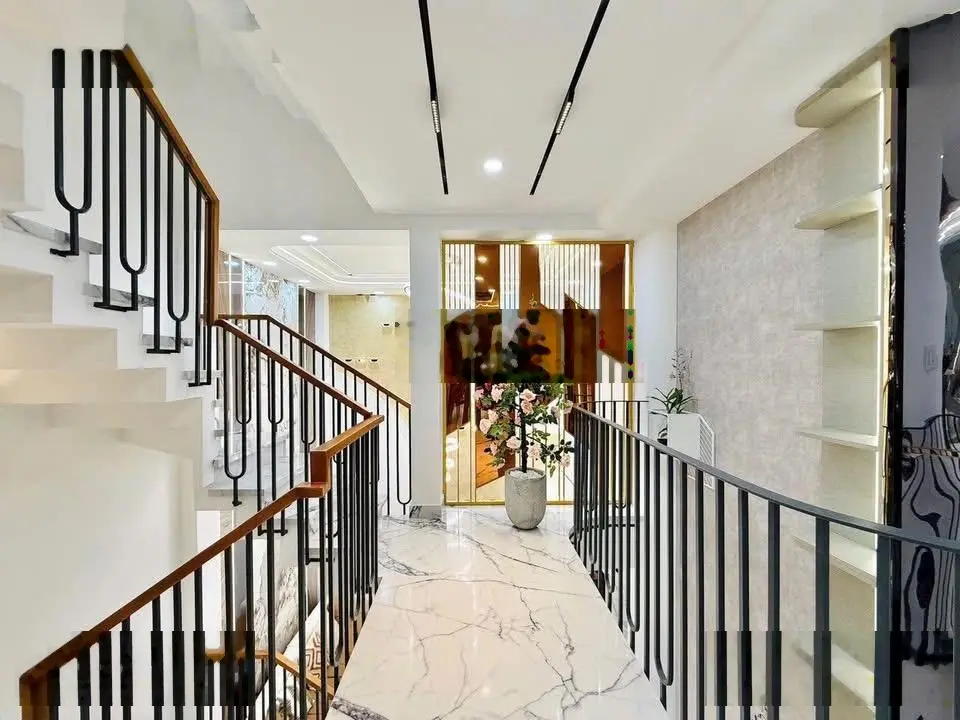 Nhà khu Vip đường Lê Thị Hồng | DT: 40m2 | đường vào nhà 5m, cạnh trường mầm non Anh Đào