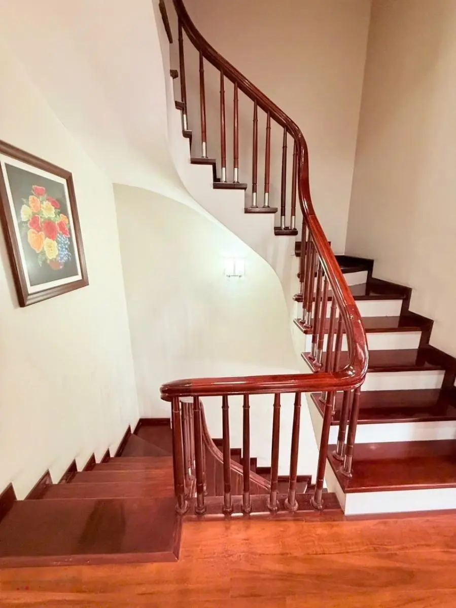 Bán nhà chùa láng đống đa, ngõ thông, kinh doanh, ô tô vào nhà, cách phố 30m, 49m2, 4 tầng, 15.3 tỷ
