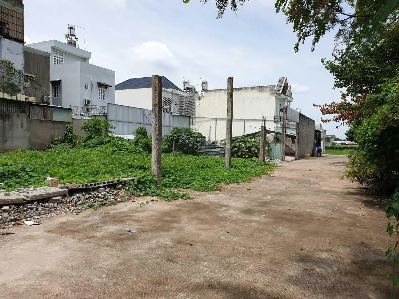Bán 03 lô DT: 5,5m x 17m hẻm ngắn đường Lê Thị Kim gần trường TH VS THCS Nguyễn Hồng Đào