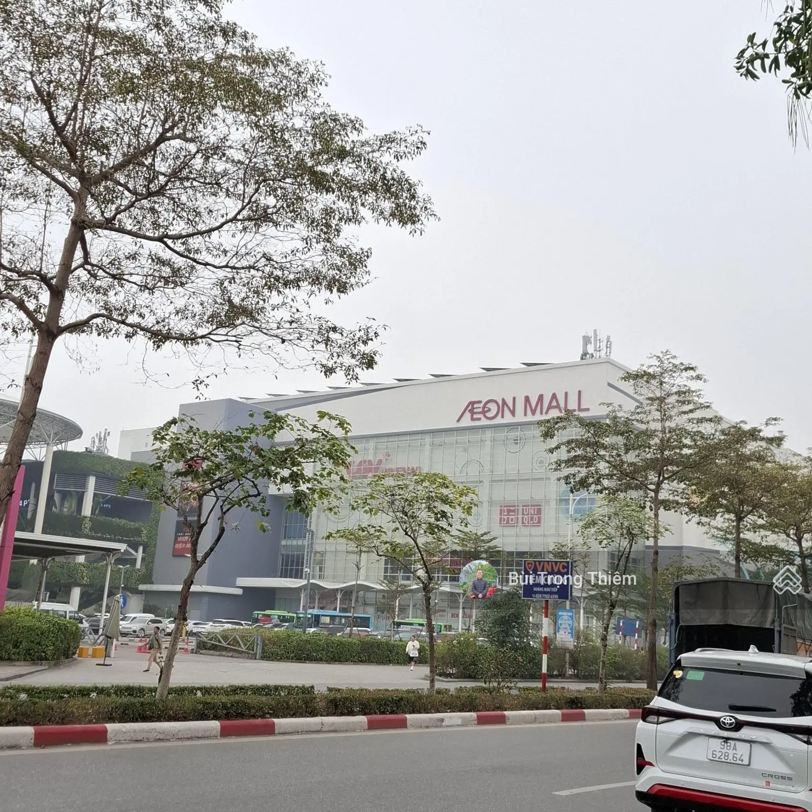 Bán nhà đối diện TTTM Aeon Long Biên, Full nội thất gần 40m2 giá 5.8 tỷ