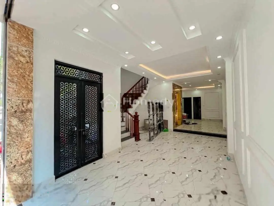Siêu phẩm nhà đẹp - Ô tô vào nhà - Thang máy - View hồ Linh Đàm - Ở sướng