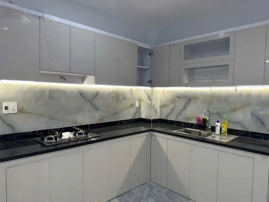 Nhà đẹp 30m2, ngang 4,2m sát mặt tiền Lê Hồng Phong Quận 5 giá 5 tỷ (thương lượng)