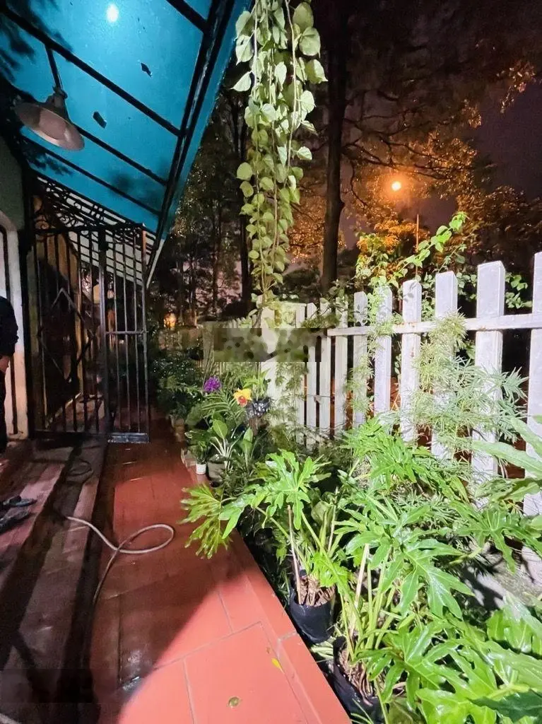 Bán căn hộ chung cư Việt Hưng siêu đẳng cấp - sân vườn, 03 thoáng - full nội thất, DT: 98m2