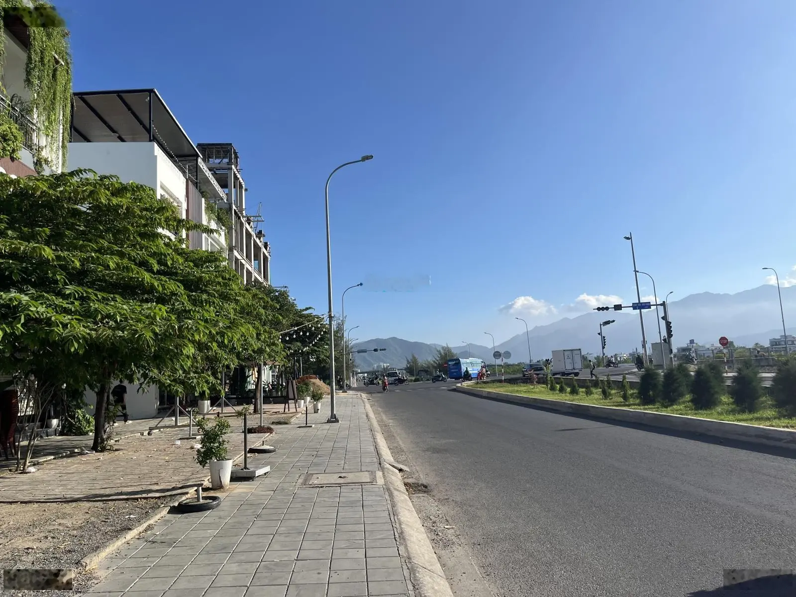 Đất đẹp hai mặt tiền view Sông Quán Trường. Giá bao mọi loại phí