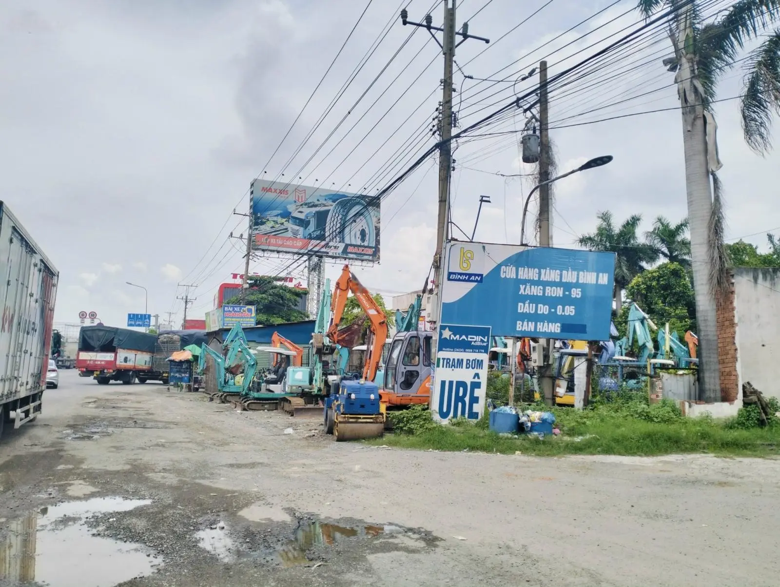 Đất mặt tiền góc đường Mỹ Phước Tân vạn - Xa Lộ Hà Nội. Trên đất có cho thuê 24tr/tháng.
