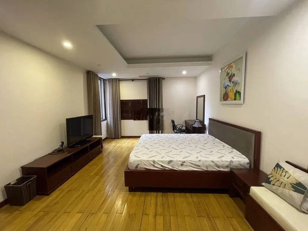 Trích Sài-Hồ Tây - 70m2 x 6 Tầng - View Hồ Tây - Kinh Doanh - 26.6 tỷ