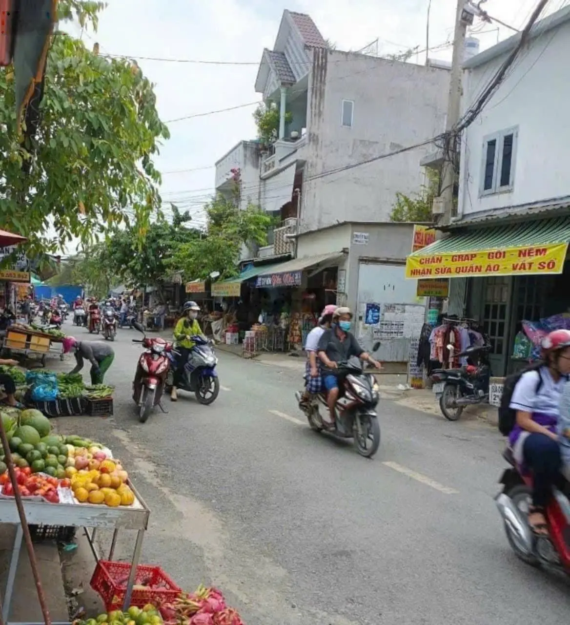 Cần bán nhanh nhà 1t1l (135m2 ) thổ cư , shr bớt 100tr sau lưng chợ bình chánh, giá 1ty3