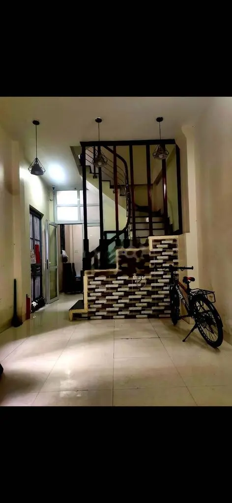 Bán nhà hai bà trưng (trương định) 45m 5tầng mt3.5m lôgóc 7phòng 6.4tỷ