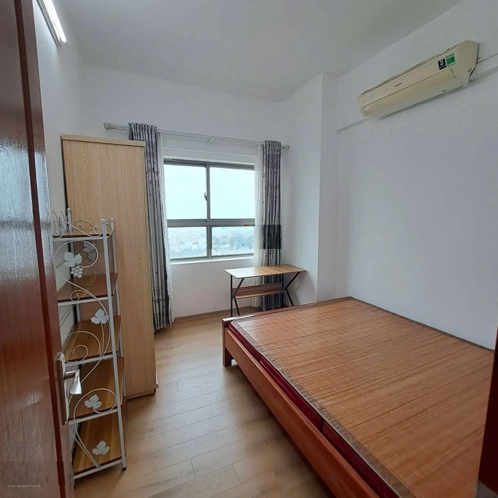 Bán nhanh căn góc 68m2 Ct6A - Xa La, tầng thoáng mát, đủ đồ, sổ đỏ chính chủ giá 2.X tỷ