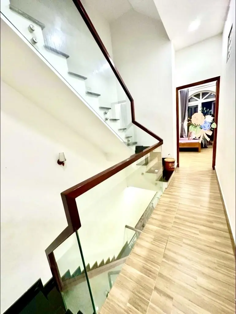 Bán Nhà riêng 4PN + 5WC, Quốc Lộ 13, Hiệp Bình Phước, Thủ Đức, giá thỏa thuận