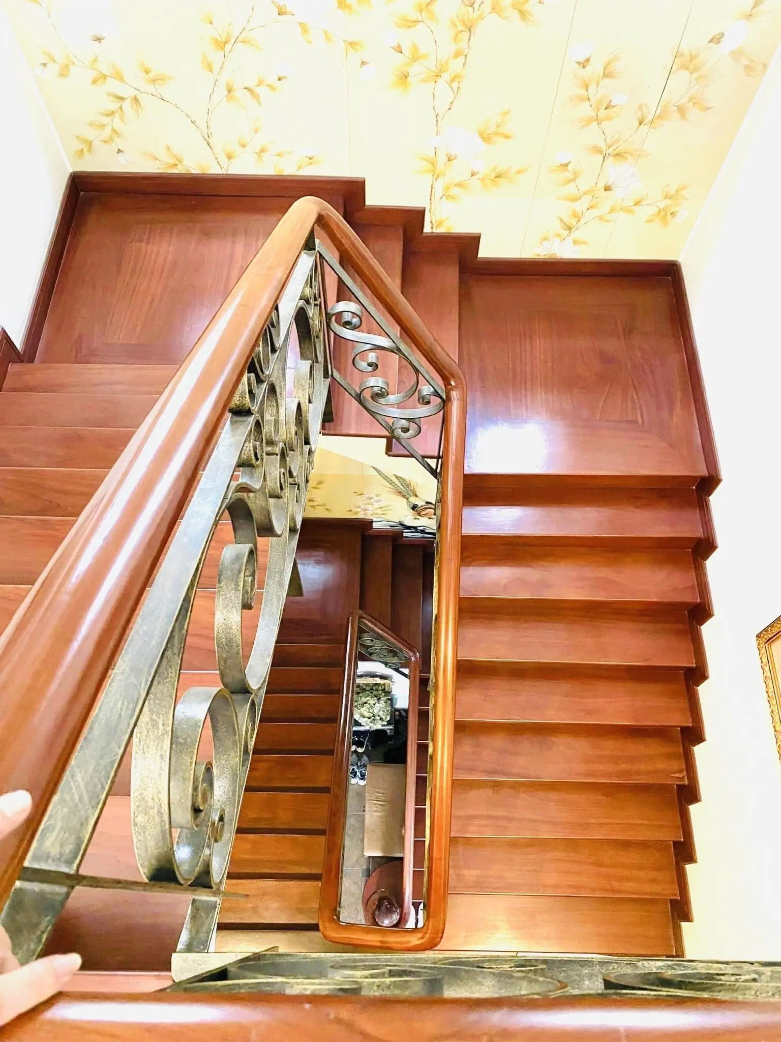 Bán biệt thự đẹp Thảo Điền, Quận 2 DT: 303m2(14mx26m) hầm 3 tầng hồ bơi sân vườn giá 69 tỷ TL