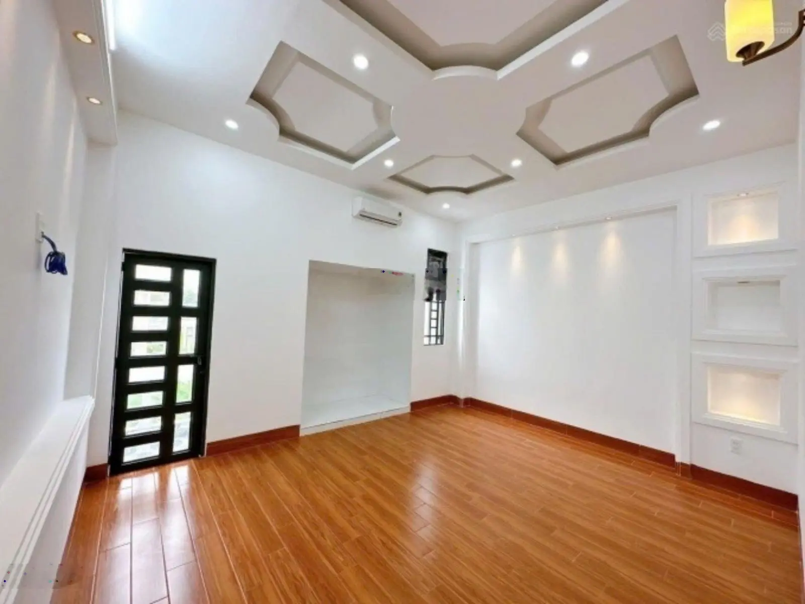 Giảm 300tr, bán gấp nhà 1 trệt 2 lầu, gần trường tiểu học An Phú, TP Thuận An, bao sổ