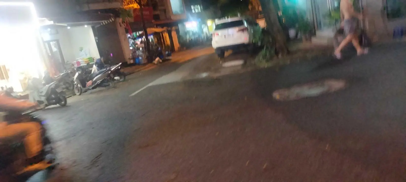 Mặt phố Hồng Tiến - kinh doanh siêu đỉnh - tiềm năng tăng giá