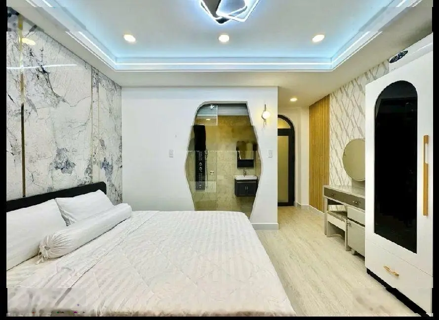 Bán gấp nhà 5 tầng 66m2, full nội thất cao cấp, đối diện Emart Gò Vấp