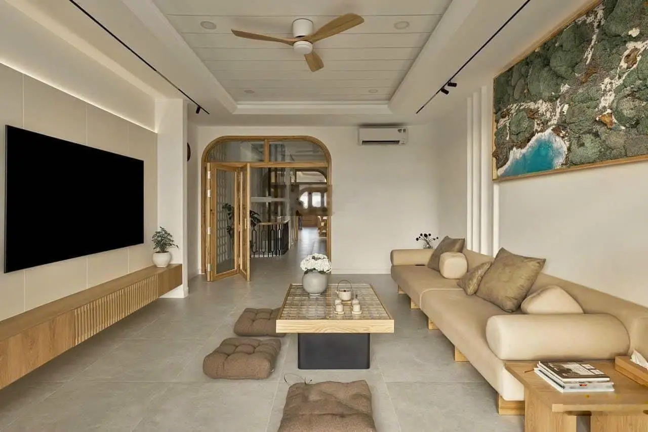 Bán nhà Minh Khai 55m2x4 tầng ôtô qua nhà ngõ thông kinh doanh nhà lô góc mặt tiền rộng, giá 9,65tỷ