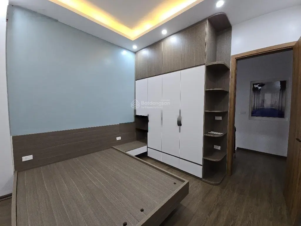 Bán nhà Giải Phóng, Hoàng Mai, nhà mới đi bộ ra bến xe nước ngầm, 4T mới, 40m2, 7.2 tỷ